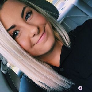 Meet your Posher, Mia